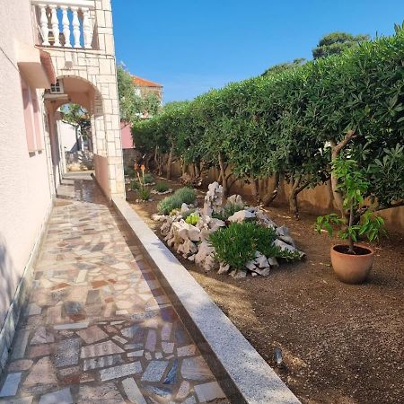 Apartmani Nena Povljana Exterior foto